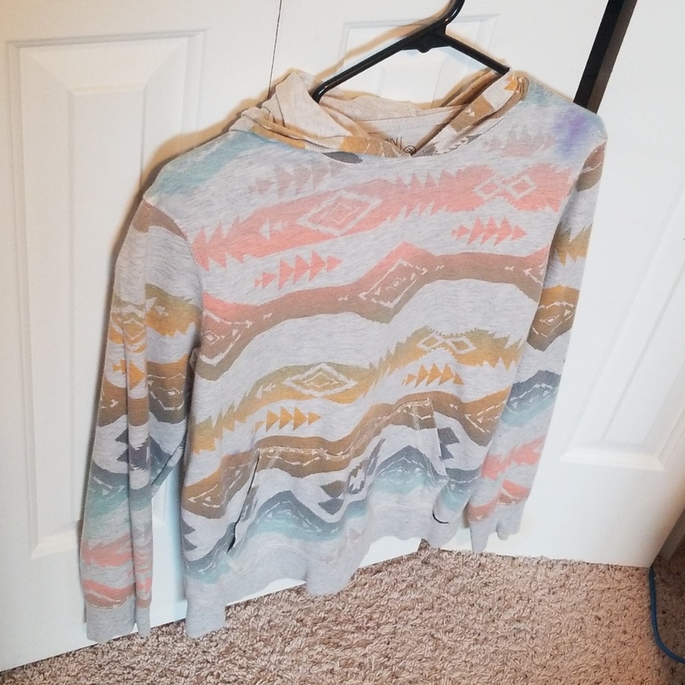 Aztec lightweight hooded long sleeve